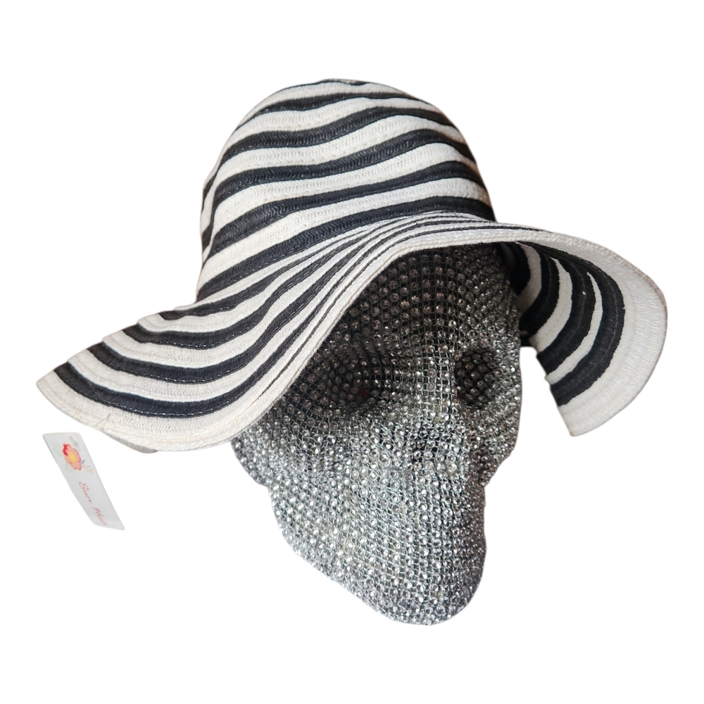 Striped Black and White Women's Sun Hat From IQ Accessories One Size NWT